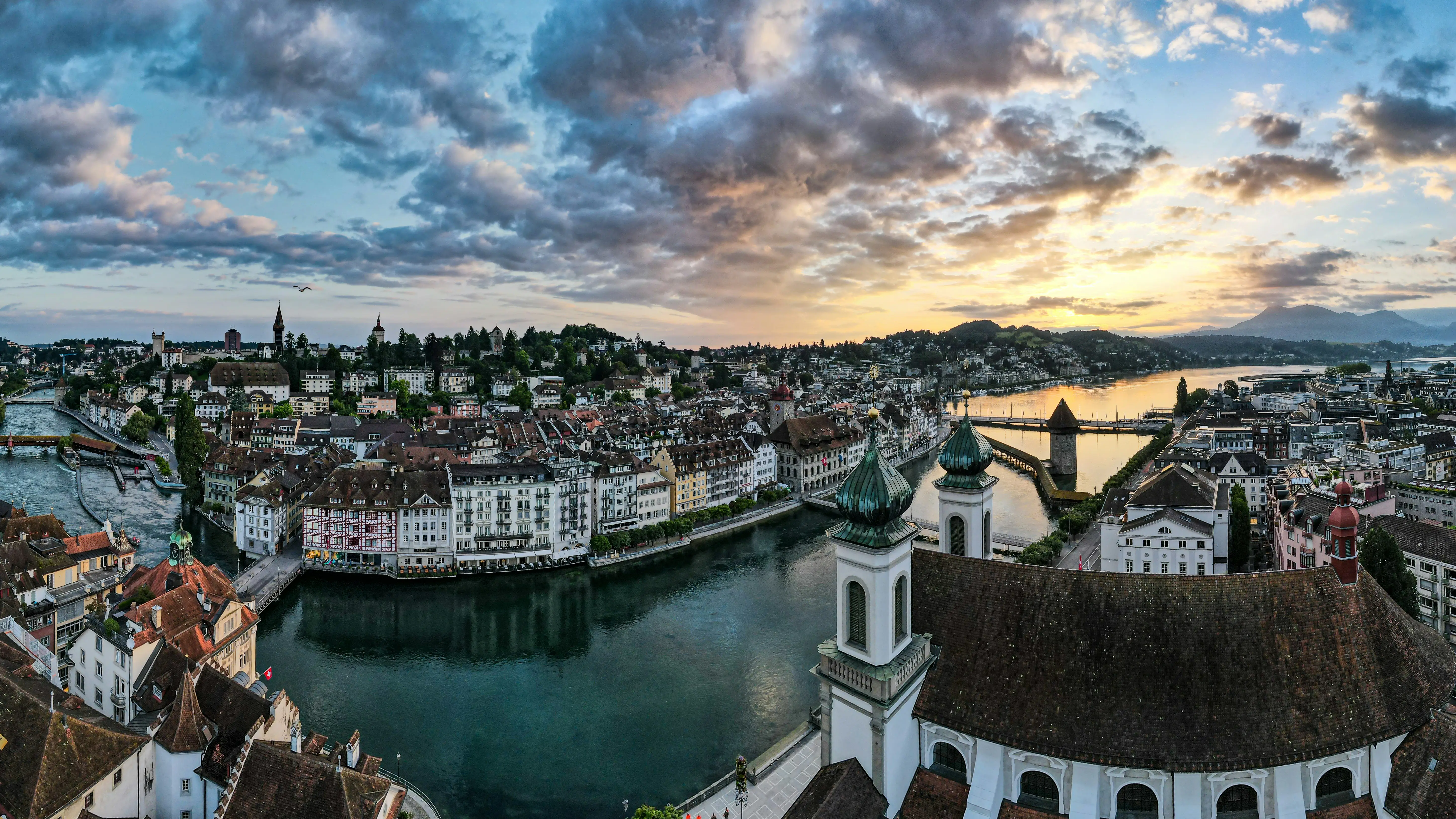 Lucerne Old Town and Lake View
